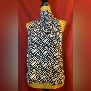 Jones New York - Black & tan geometric print, sleeveless blouse